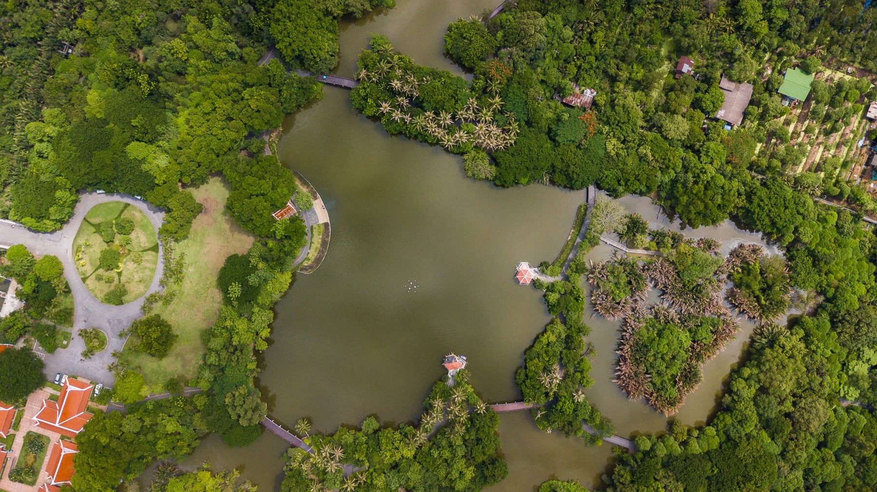 ภาพมุมสูงของสวนศรีนครเขื่อนขันธ์ บางกระเจ้า